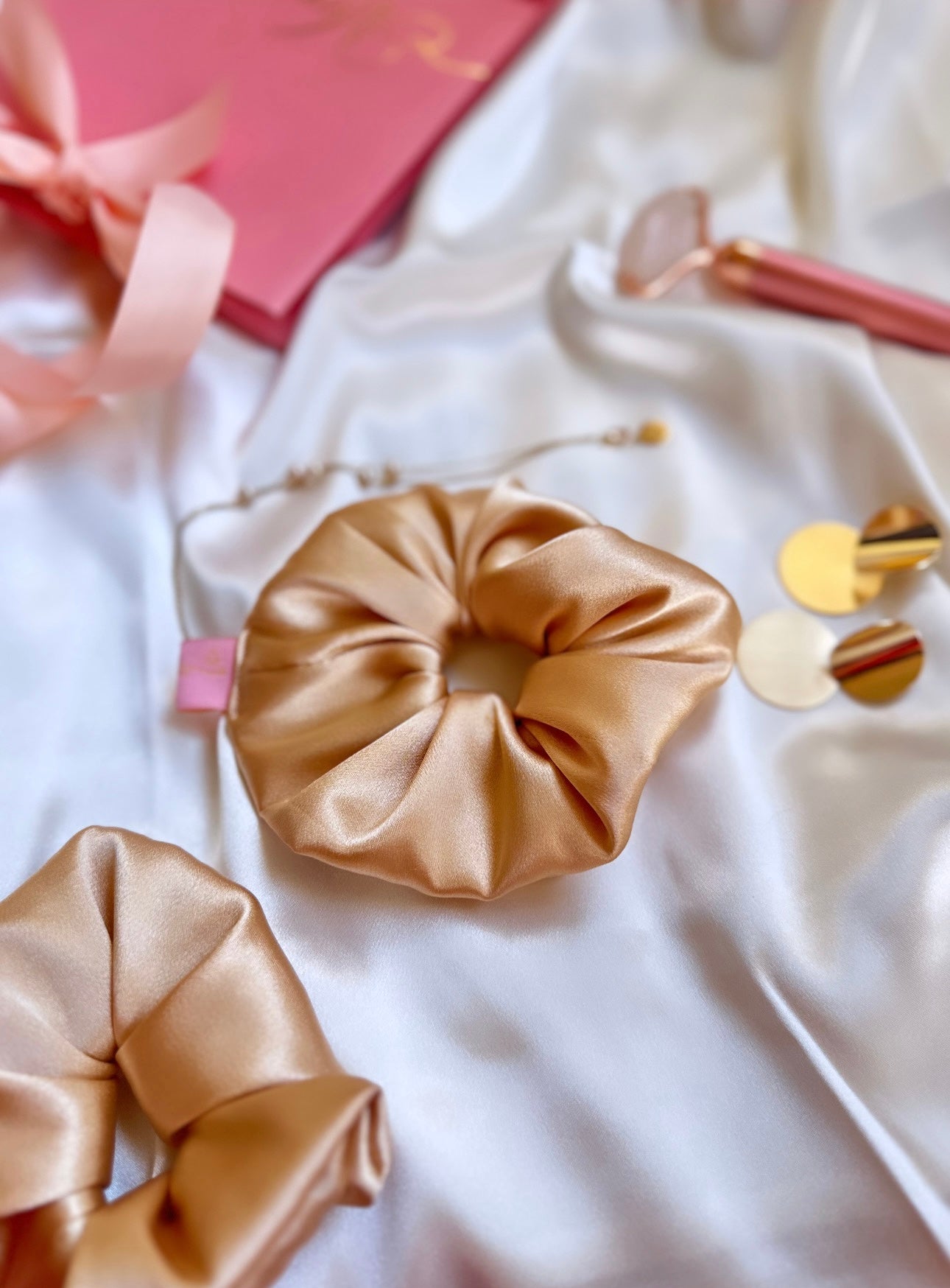 Silk Scrunchy Pale Pink