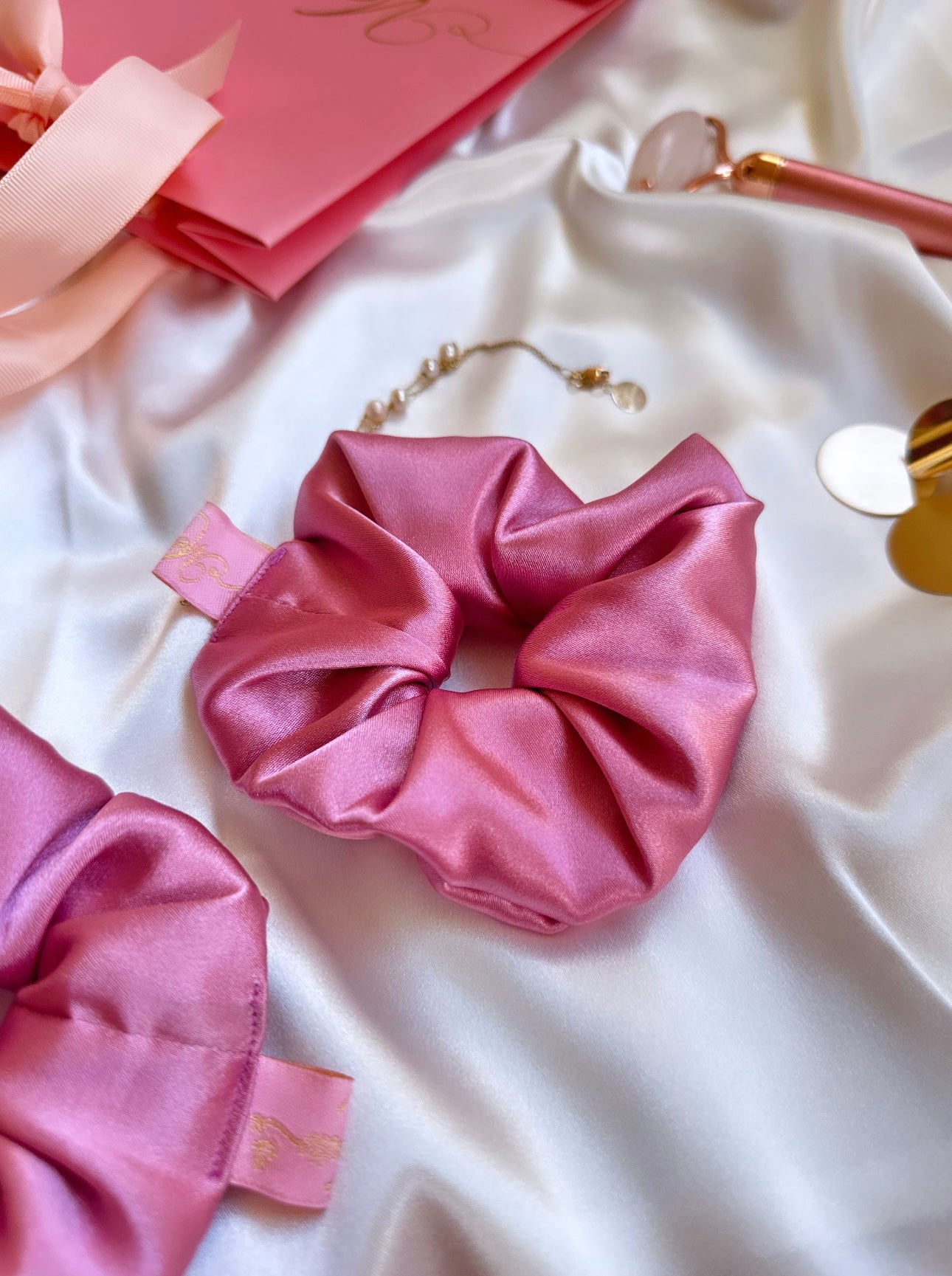 Silk Scrunchy Pale Pink