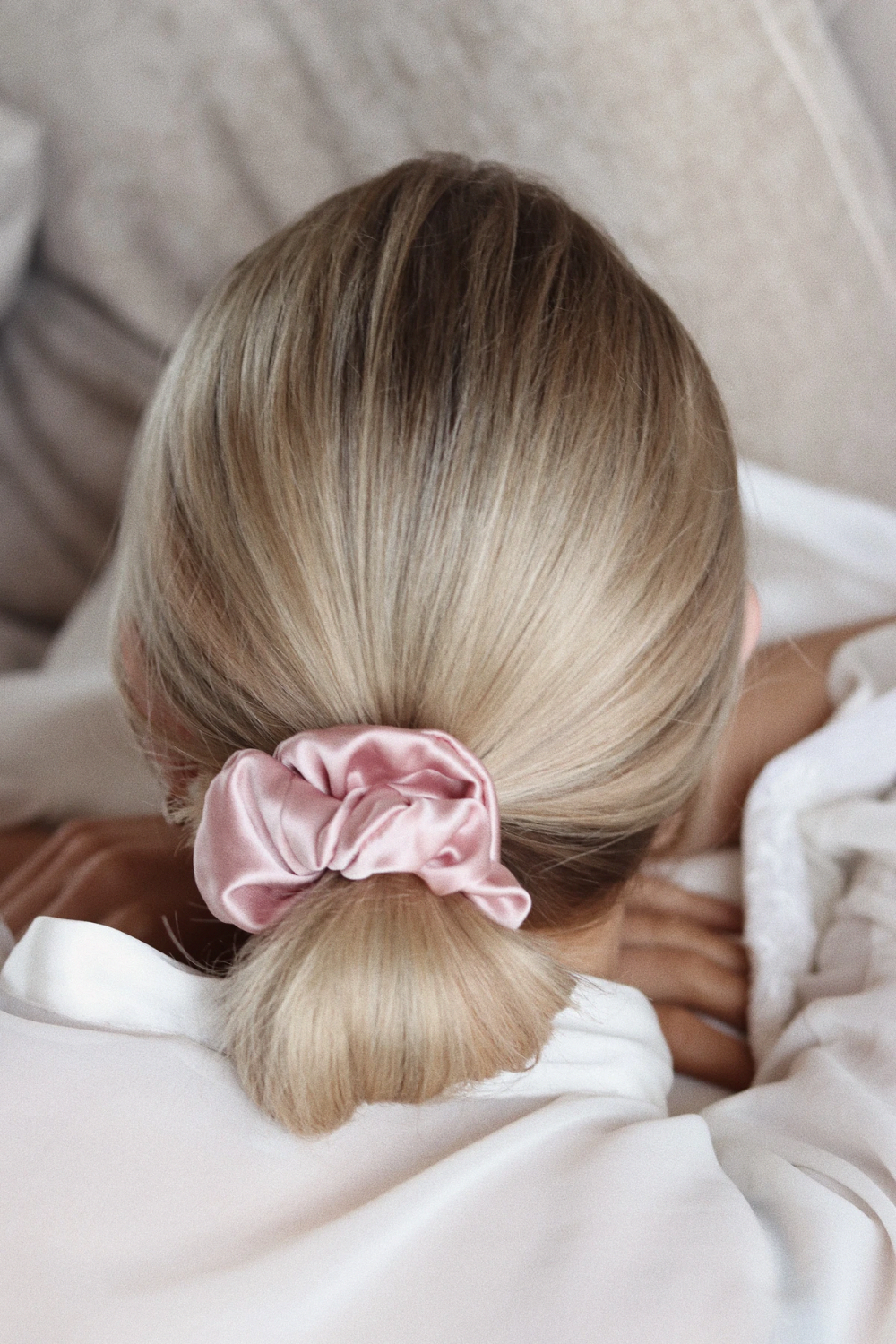 Silk Scrunchy Pale Pink